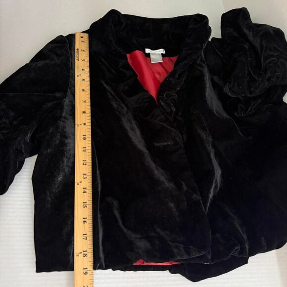 Vintage black velvet ruffled puff sleeve cropped jacket. - Picture 7 of 8